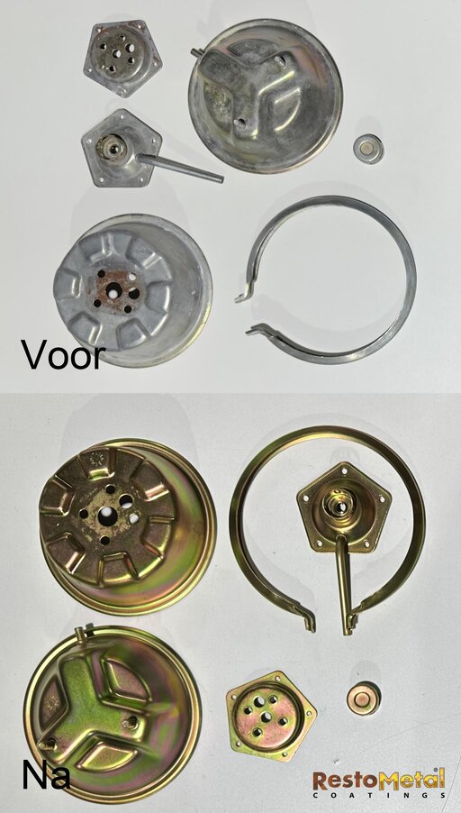Rembekrachtiger Alfa Romeo Duetto Spider opnieuw Goud / Geel Verzinkt